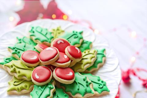 iced christmas cookies